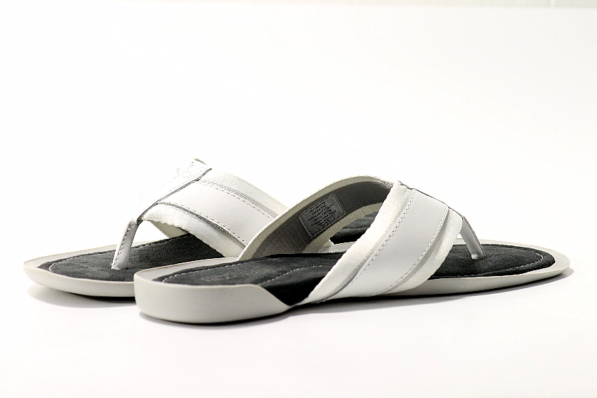 Joylot Kenneth Cole Men's Flip Flops Out-Shine 2D White Sandals ...