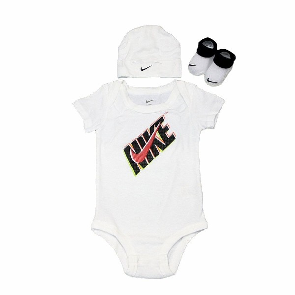  Infant Boy's Nike IBSP0713 Check Logo Three Piece Set White 0-6 Months 