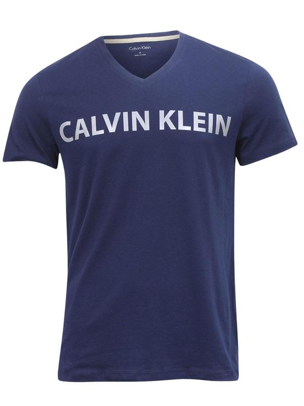  Calvin Klein Men's Short Sleeve Reflective Chest Logo V-Neck T-Shirt 