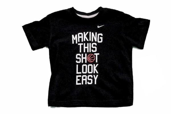  Nike Boy's Making This Shot Look Easy Short Sleeve T-Shirt 