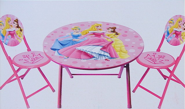 child sized table and chairs